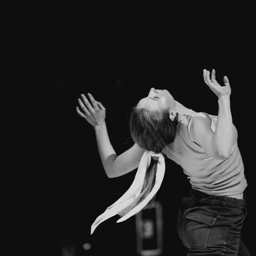 Показ дипломных работ студентов выпускного курса программы бакалавриата «Искусство современного танца» на Новой сцене Александринского театра