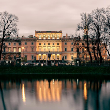 Автобусная экскурсия «Ужасы Петербурга» со скидкой до 67%