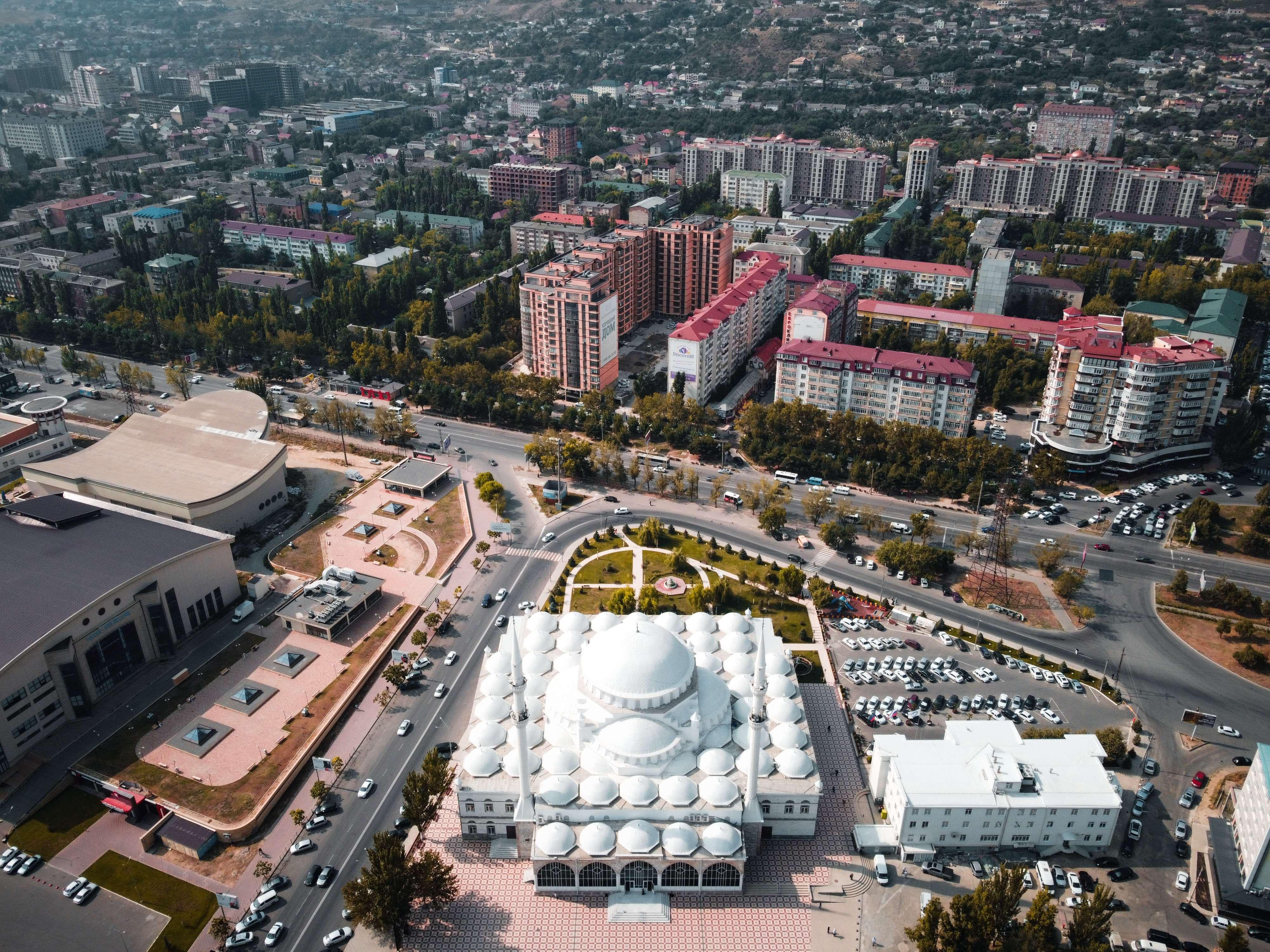 День Махачкалы 2026: концерт, фестиваль лезгинки и зарядка