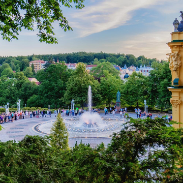 Автомобильно-пешеходная экскурсия в Карловы Вары из Праги со скидкой 40%