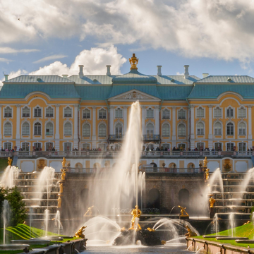 Большая десятичасовая экскурсия «Петергоф максимум: Большой дворец, фонтаны, Малый дворец» со скидкой 30%