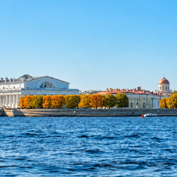 Водно-пешеходная экскурсия по городу и киностудии «Киноград на воде» со скидкой 26%