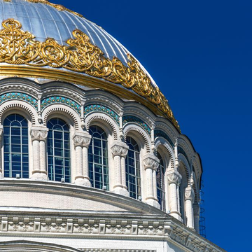 Автобусная экскурсия по Кронштадту «Морской собор и парк «Остров фортов» со скидкой 48%