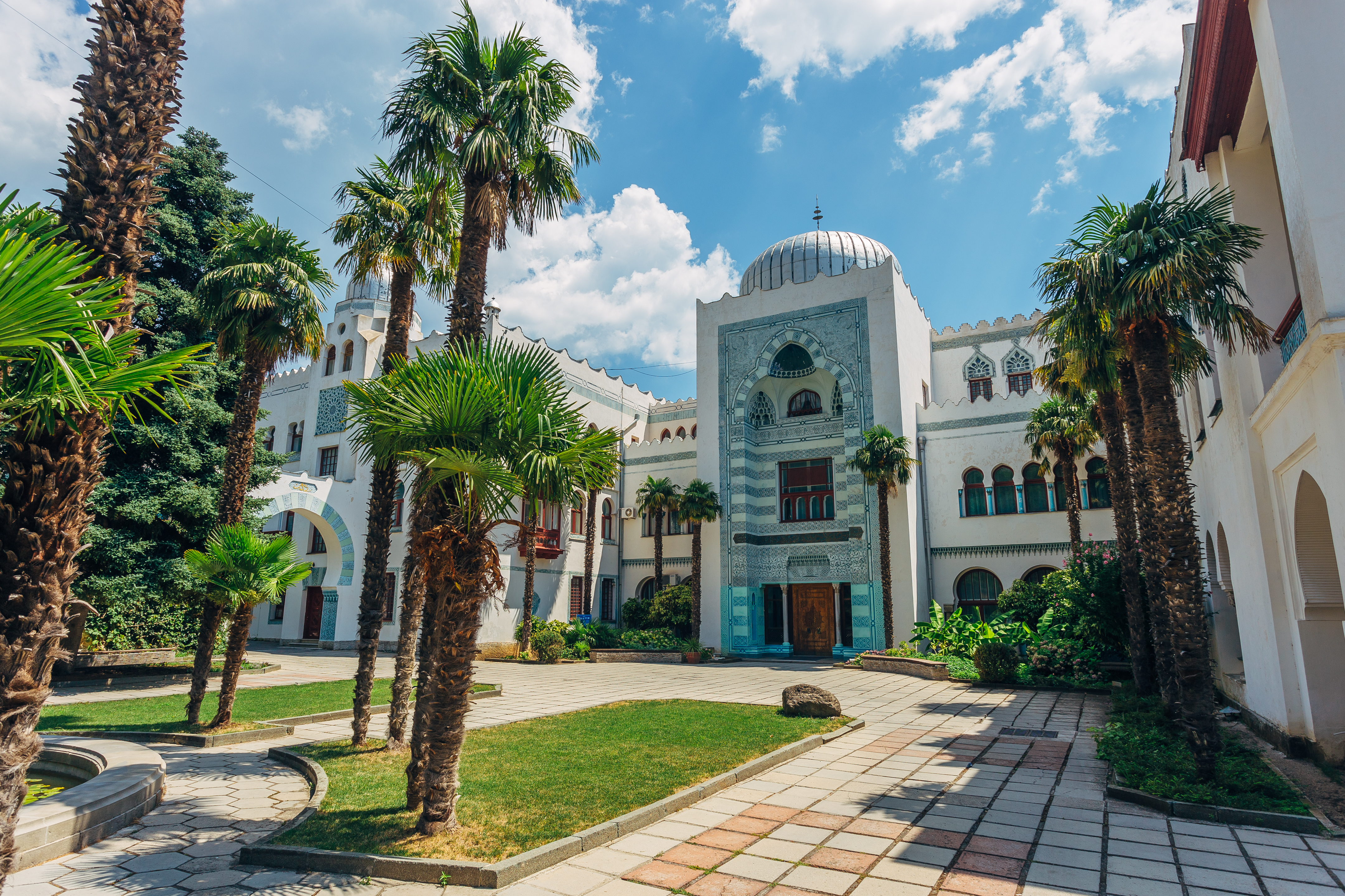 Экскурсия «Дворцы Мисхора: Дюльбер, Харакс, Ясная Поляна»