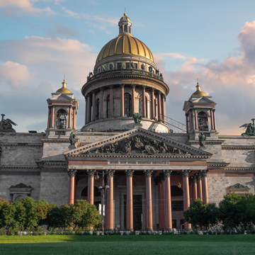 Обзорная экскурсия по Санкт-Петербургу с посещением Исаакиевского собора со скидкой до 45%