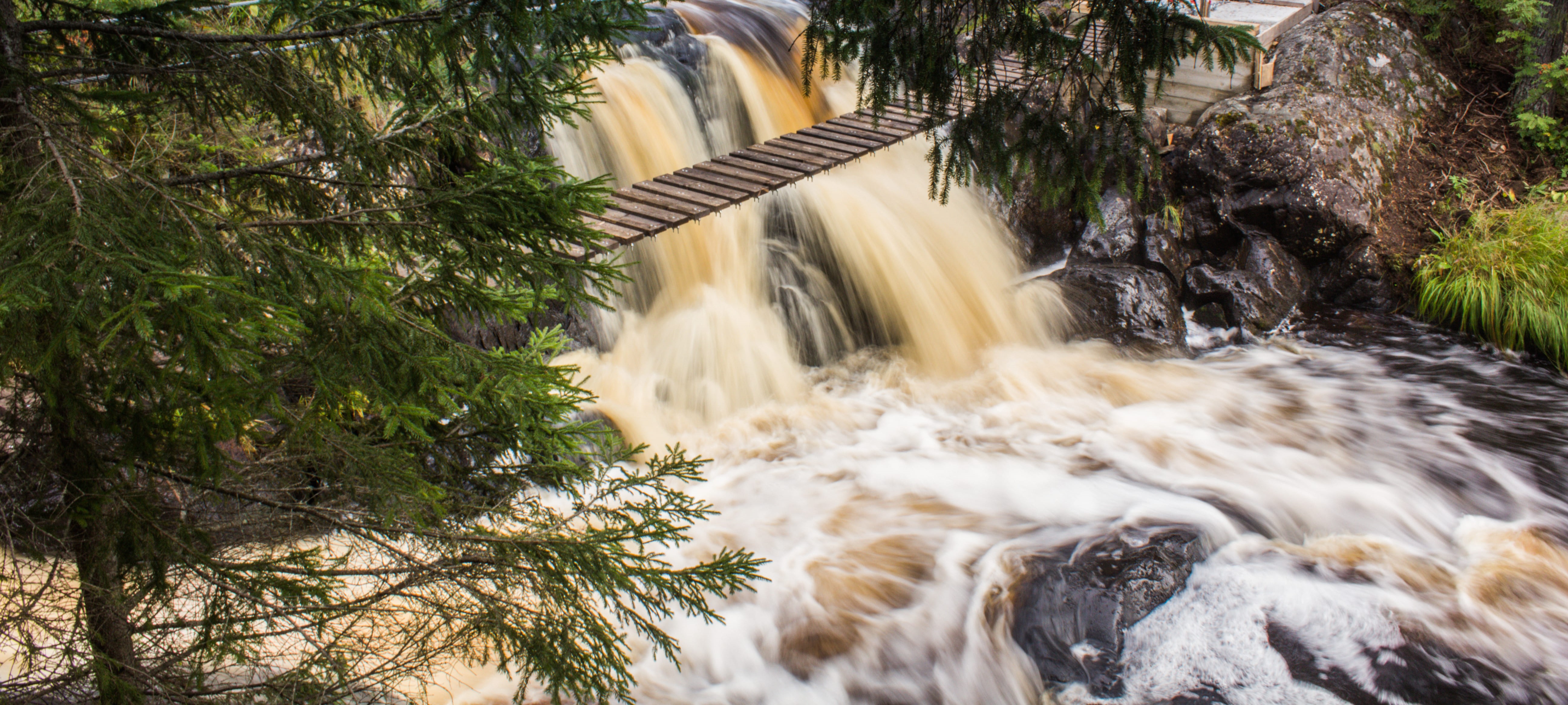 Двухдневный тур «Карелия: водопады и Рускеала» со скидкой 39%