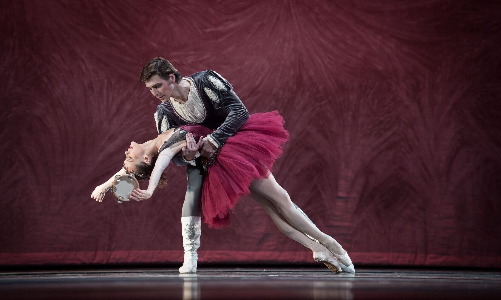 Гала-концерт «Балетная рапсодия» с участием Фаруха Рузиматова в Эрмитажном театре со скидкой 20%