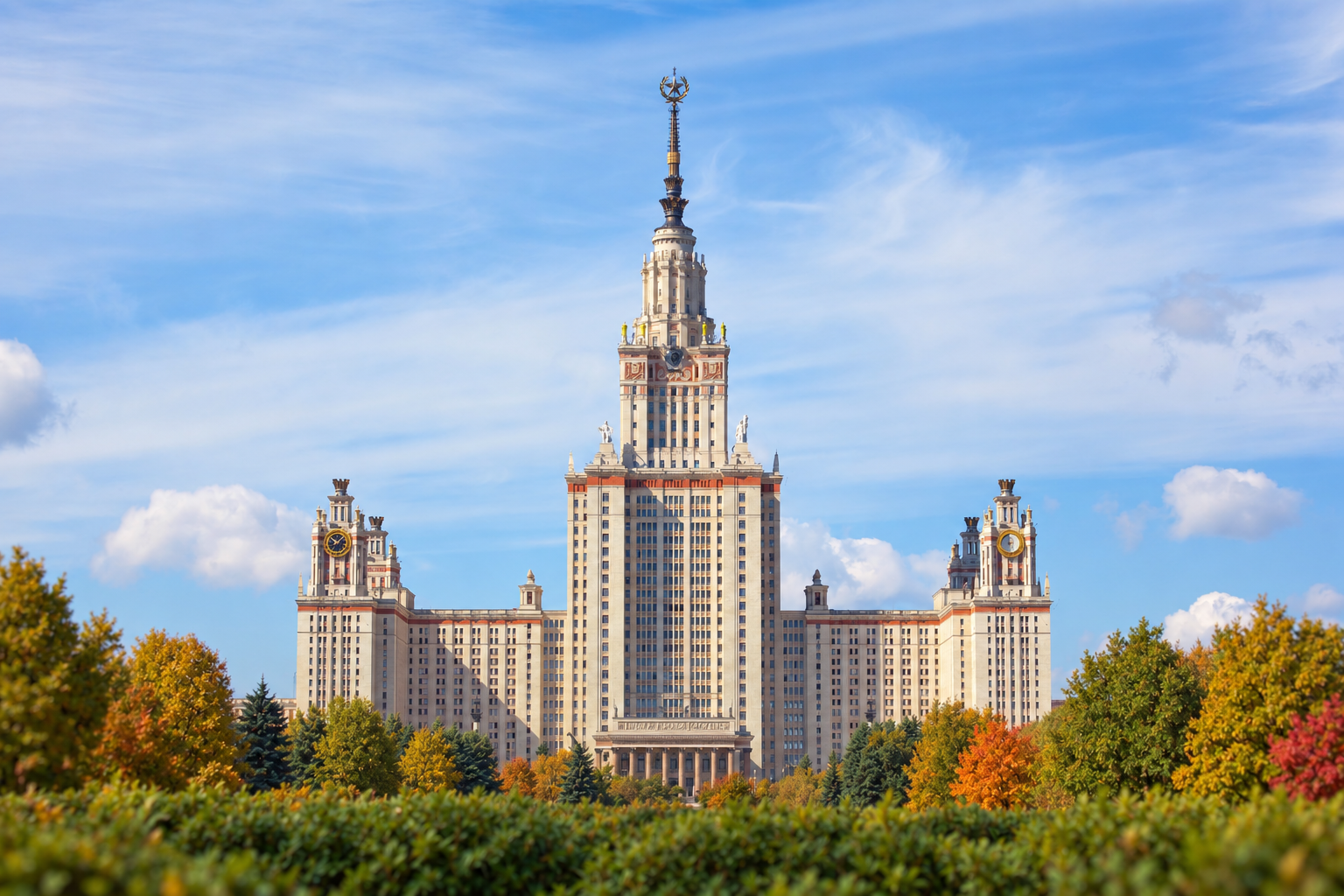 Экскурсия «Легенды и мифы сталинских высоток Москвы» со скидкой 20%