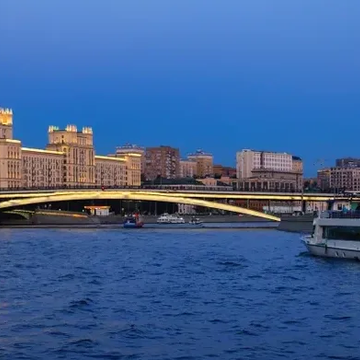 Речная прогулка на премиум-теплоходе «Легенда» с ужином и саксофоном на борту