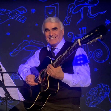 Концерт «Пока Земля ещё вертится. Булату Окуджаве посвящается» со скидкой 30%