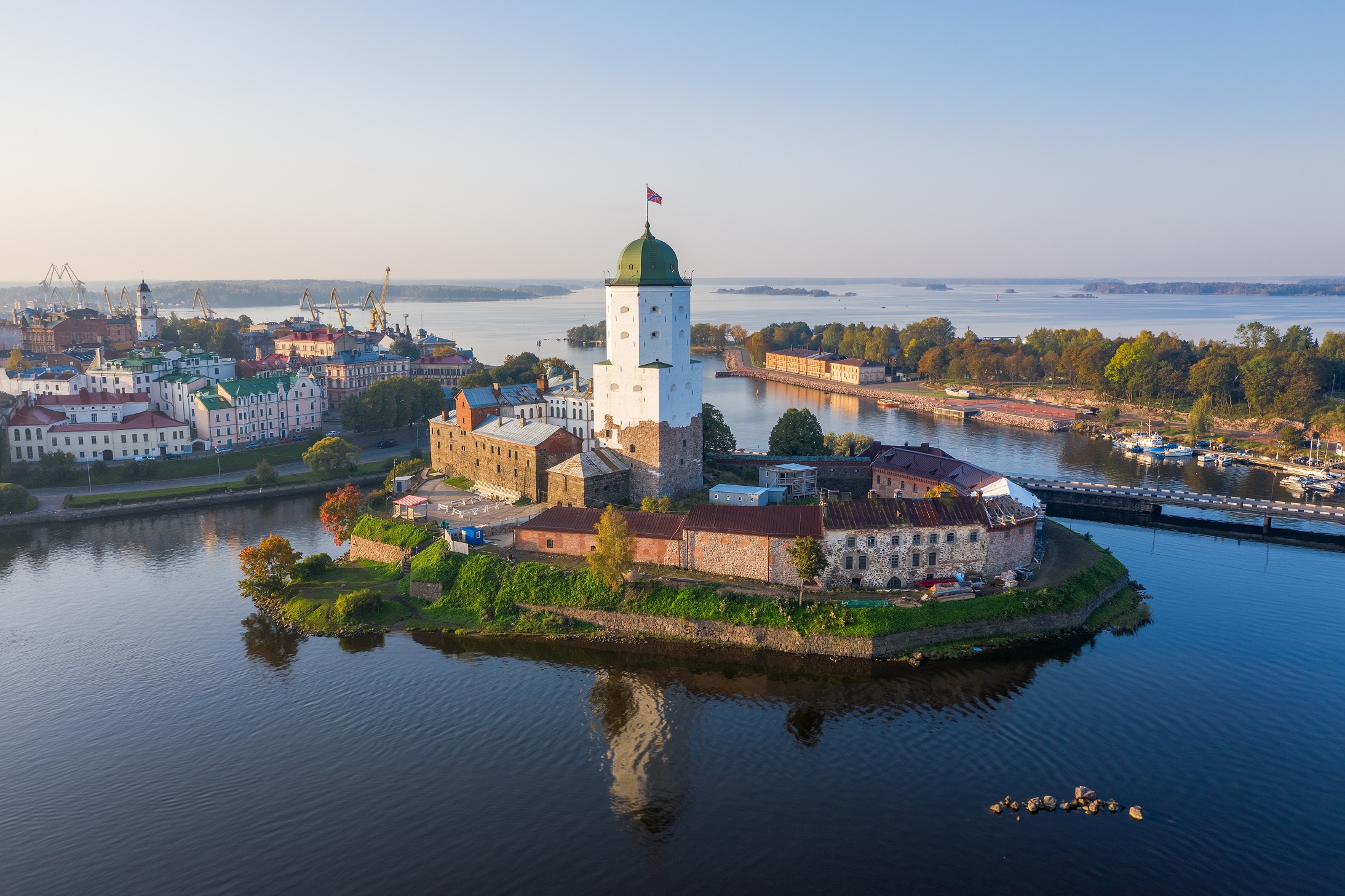 Экскурсия в Выборг с посещением парка Монрепо со скидкой до 32%