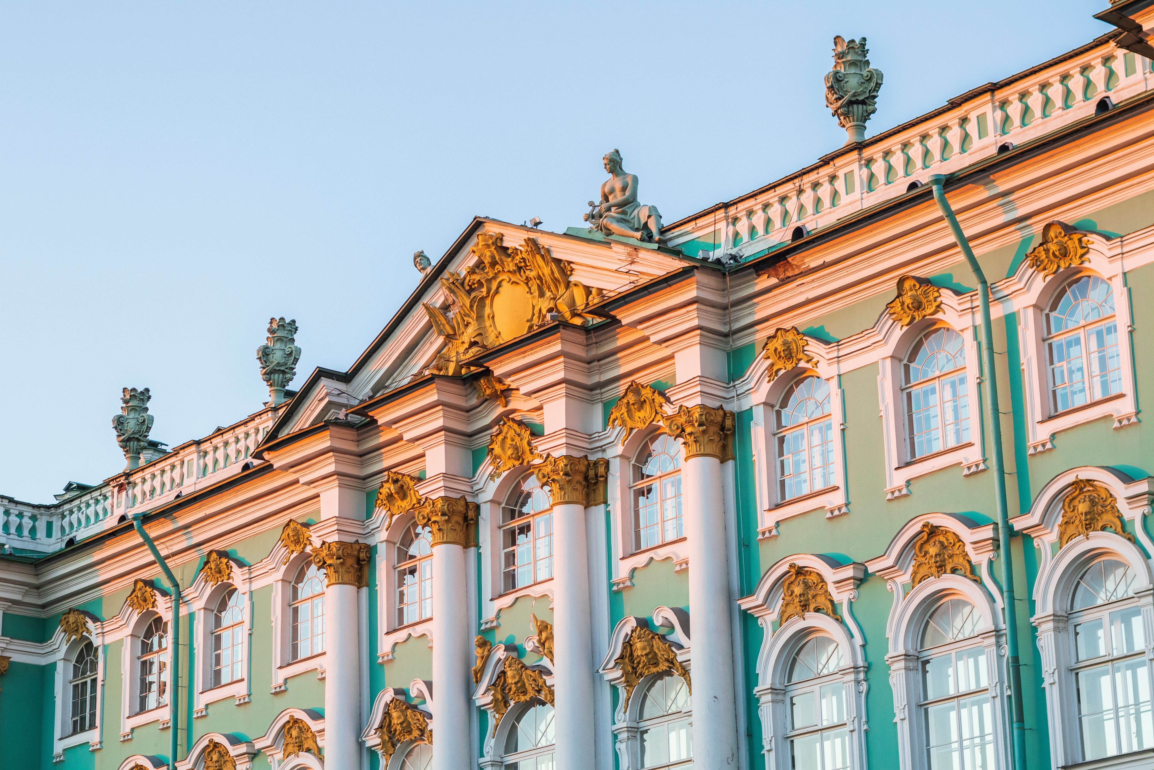 Экскурсия в мини-группе «Эрмитаж: топ-10» со скидкой до 37%