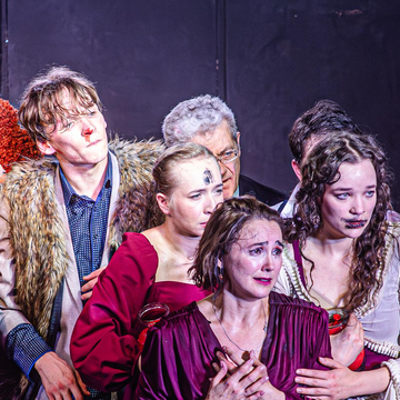 Спектакль «Вишнёвый сад. Любовь на крови» со скидкой 40%