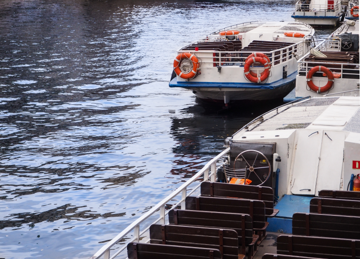 Причал на Петровской набережной