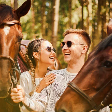 Конная ВИП-прогулка для двоих