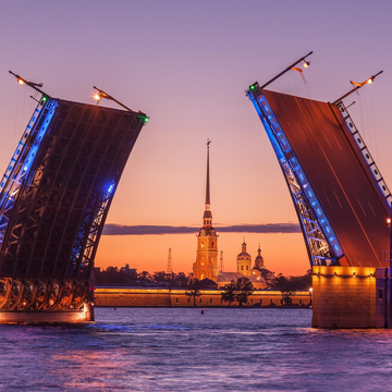 Ночной круиз «Весь Петербург: каналы и разведение мостов» со скидкой до 37%