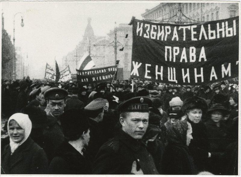 8 марта: история праздника