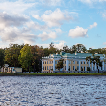 Сап-прогулка по трём островам: Каменный, Крестовский и Елагин со скидкой 62%