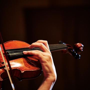 Концерт при свечах «Симфонические рок-хиты» со скидкой 30%