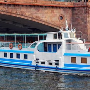 Прогулка по Москве-реке «Золотой маршрут» на теплоходах «Алексия» и «Августина»