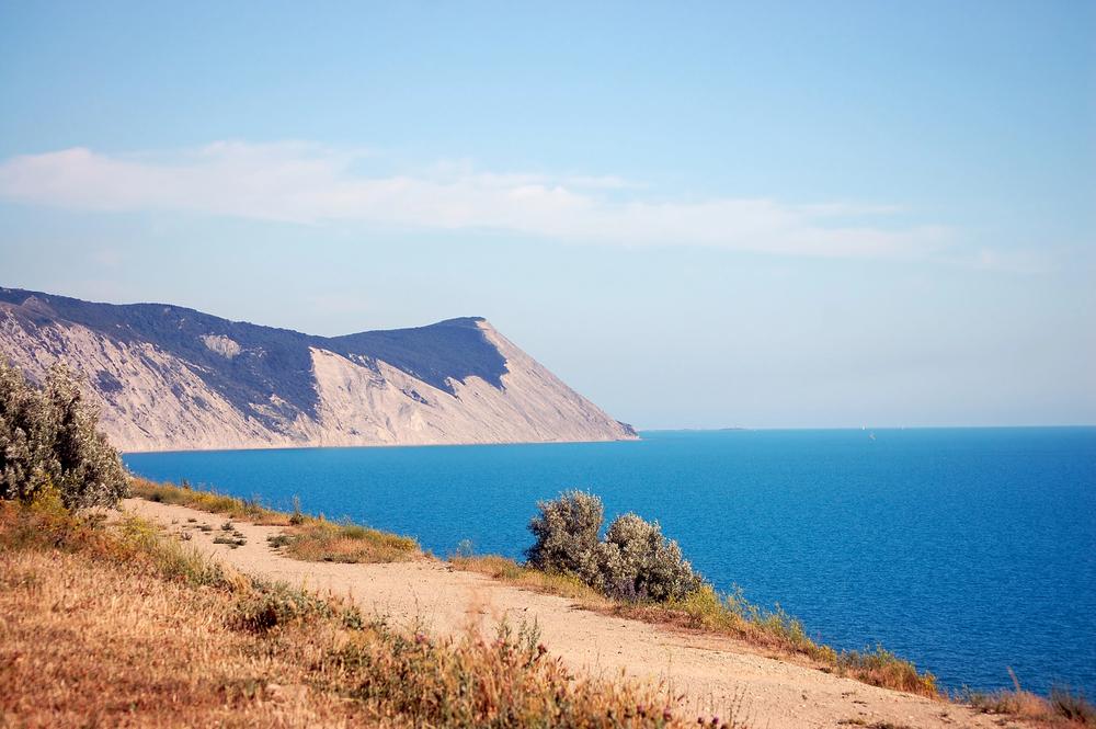 В Анапе и Темрюке закончили сбор мазута со дна Чёрного моря