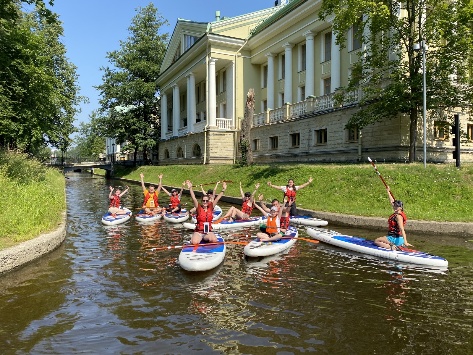 Прогулки на сап-бордах с выбором водного маршрута со скидкой 65%