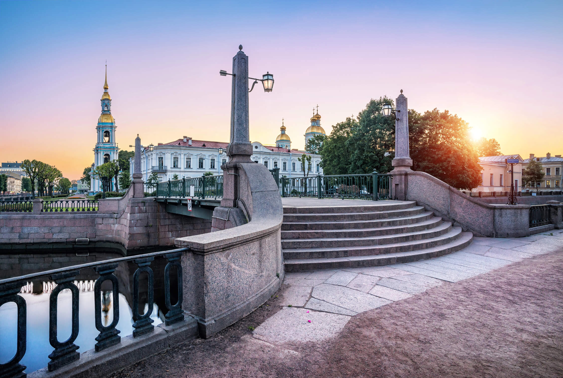 Вечерняя экскурсия «Петербургские трущобы» со скидкой до 36%