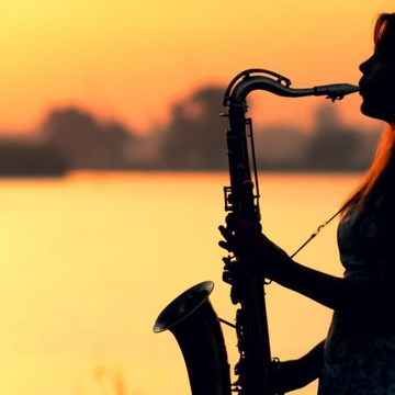 Вечерняя прогулка на теплоходе по Волге с живой музыкой со скидкой 20%