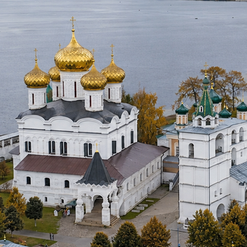 Индивидуальная пешеходная экскурсия по историческому центру Костромы Индивидуальная пешеходная экскурсия по историческому центру Костромы
