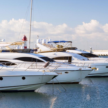 Морская прогулка на яхте в Адлере