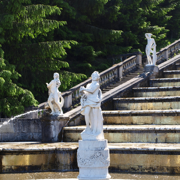 Автобусная экскурсия «Петергоф – русская Версалия Петра Великого» со скидкой до 44%