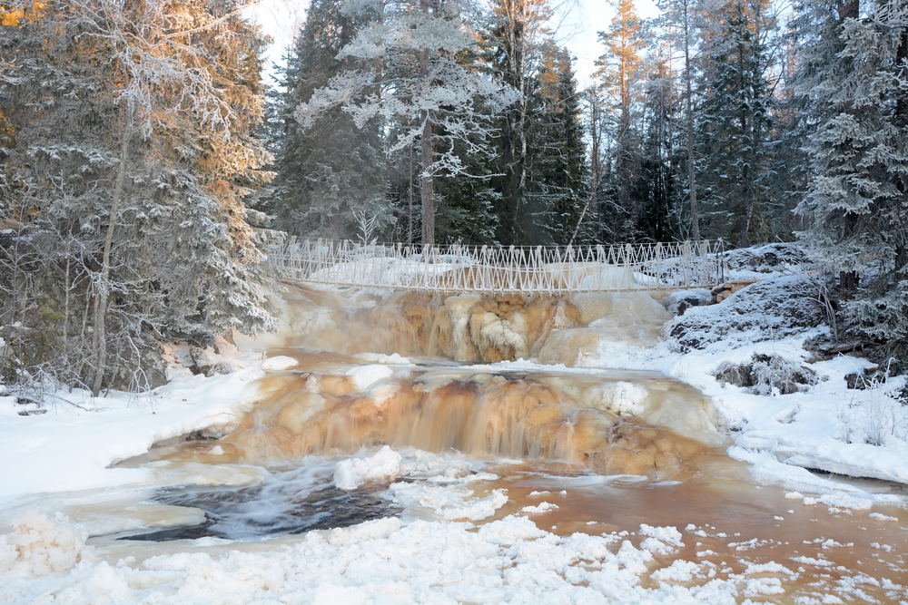Новогодний тур на 2 дня «Дикие водопады Карелии» со скидкой до 28%