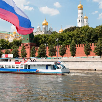 Речной круиз «Я гуляю по Москве» с обедом на люкс-теплоходах «Соболь» или «Августина»