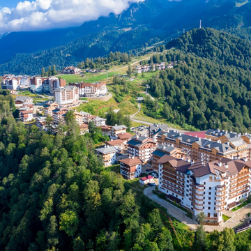 Автобусная экскурсия «Красная Поляна: 6 в 1» с просмотром шоу фонтанов со скидкой до 30%