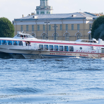 Поездка из Петергофа в Петербург на быстроходном теплоходе «Метеор» со скидкой до 35%