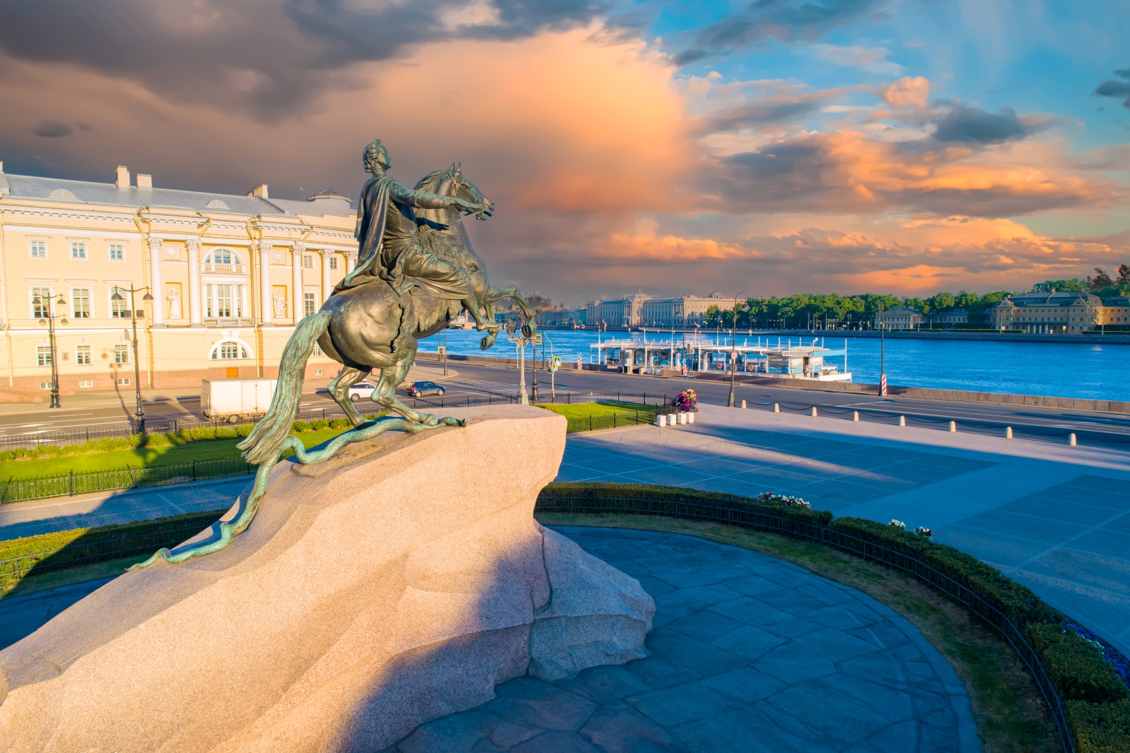 Причал «Медный всадник»