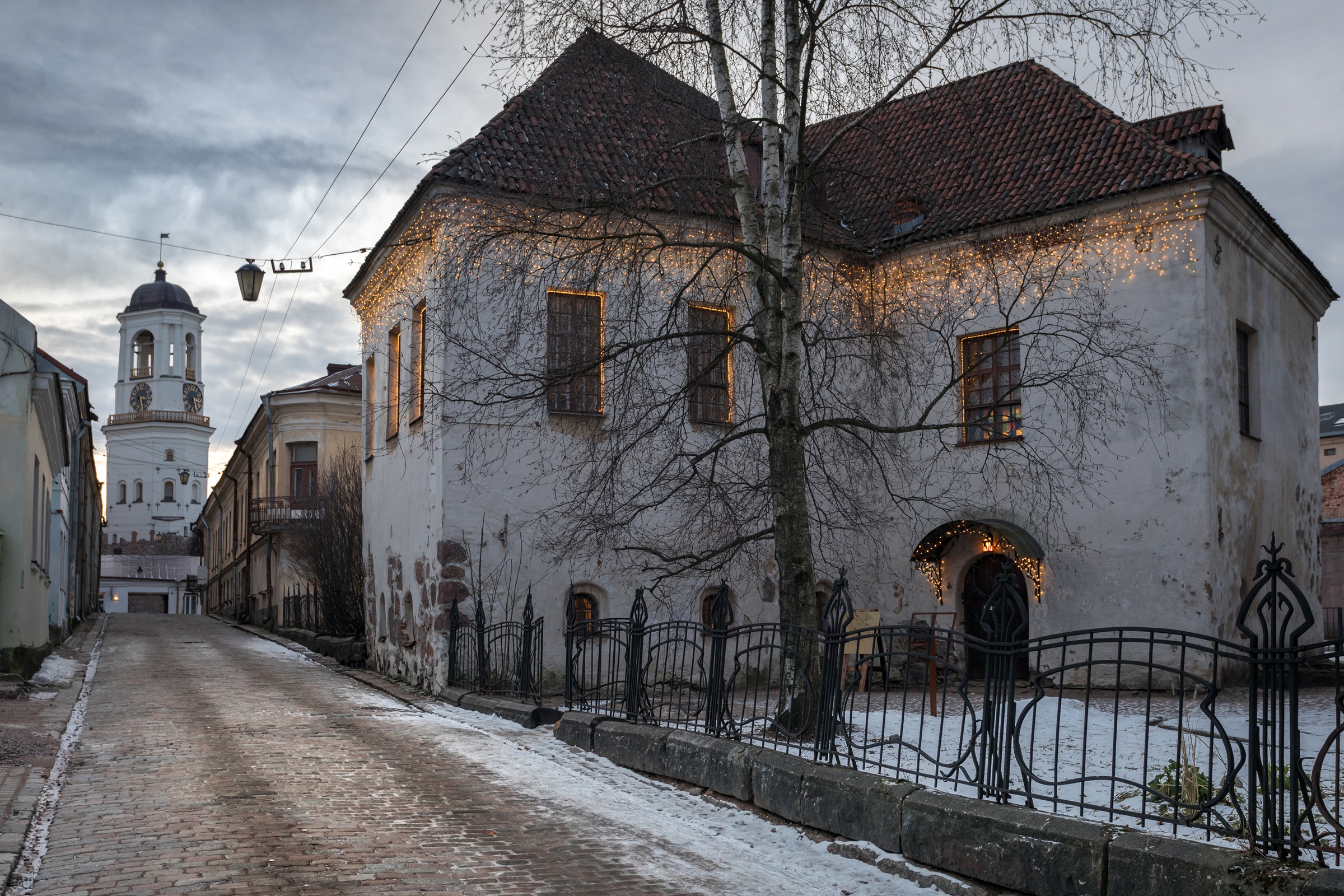 Индивидуальная пешеходная экскурсия «Свет и тени Выборга»