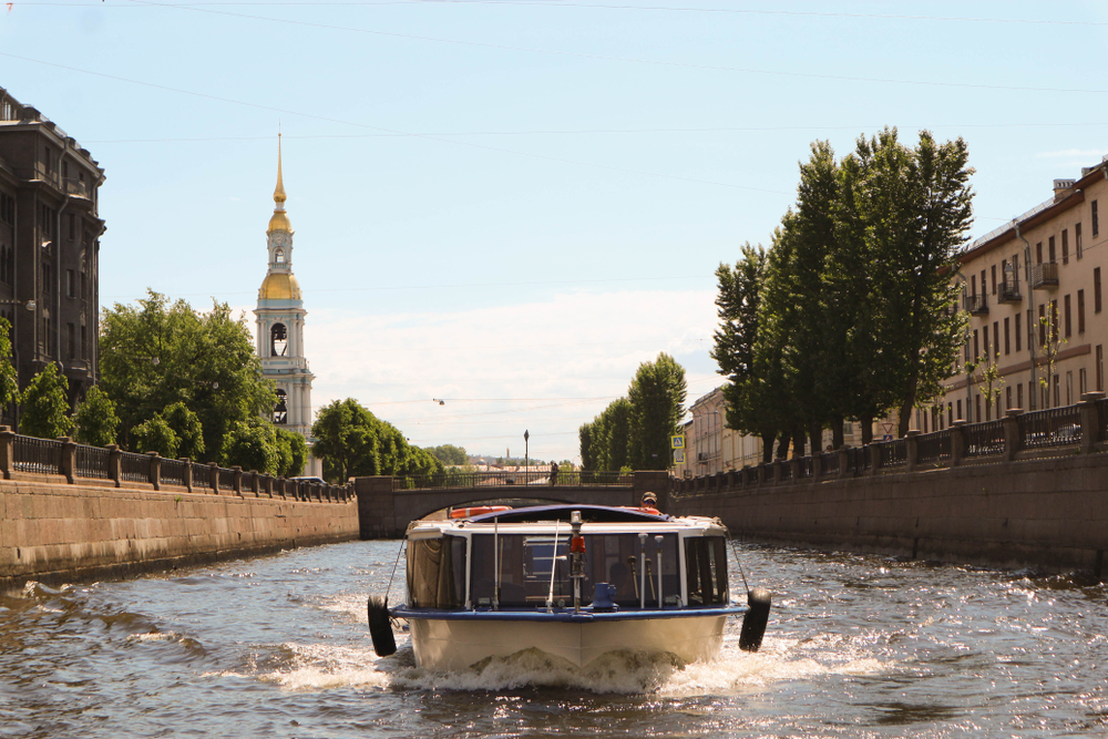 Причал на набережной канала Грибоедова, 54