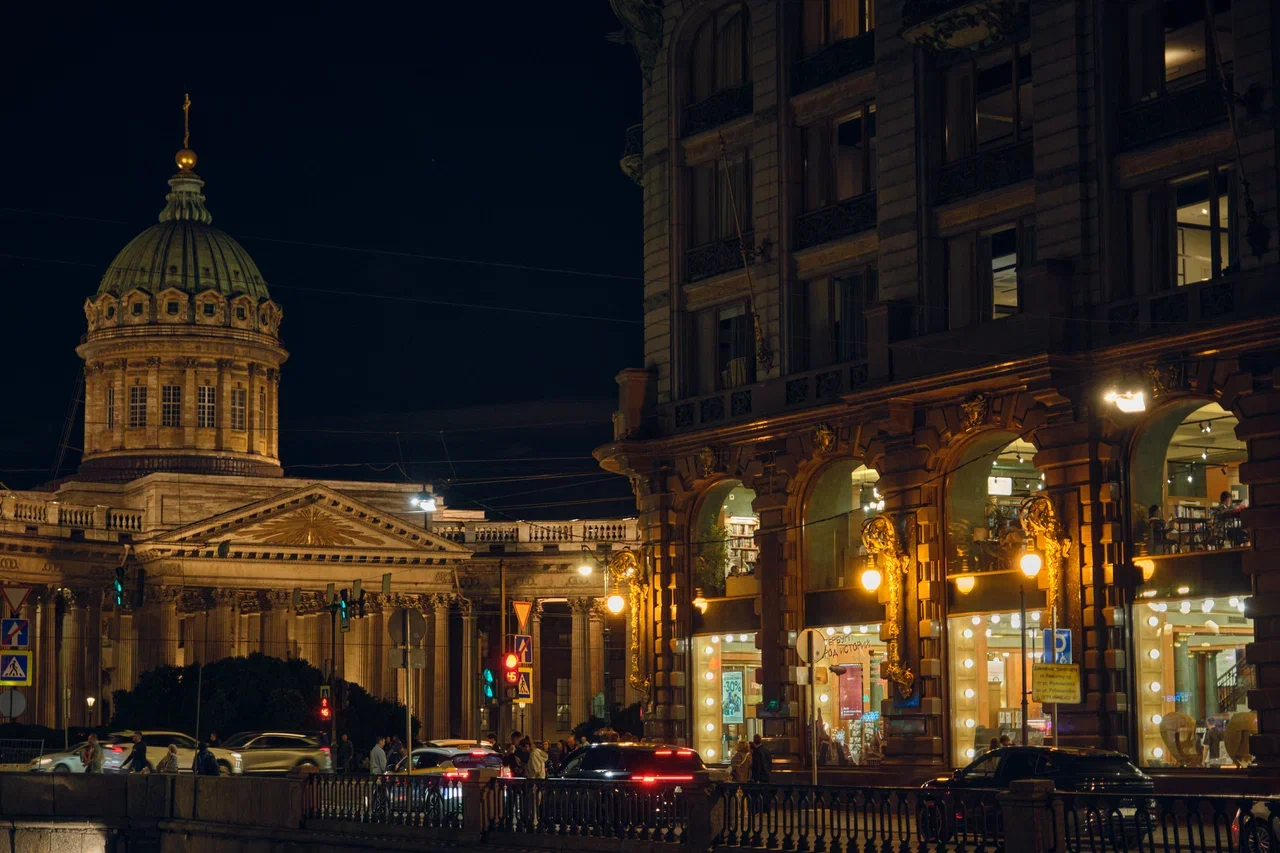 Вечерняя обзорная экскурсия по Санкт-Петербургу со скидкой 41%