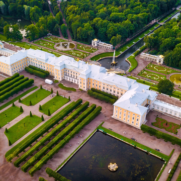 Автобусная экскурсия «Петергоф – русская Версалия Петра Великого» со скидкой до 44%