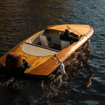 Аренда катера «Ода» с капитаном со скидкой 41%