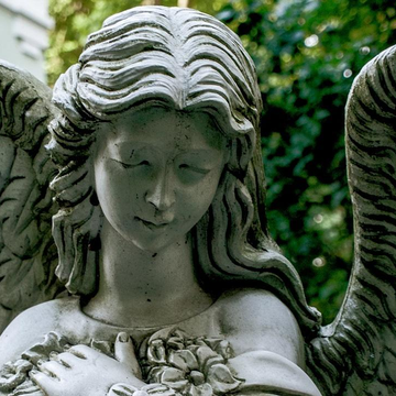 Экскурсия «Смоленское кладбище. История старинного некрополя» со скидкой 54%