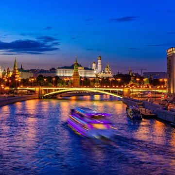 Речная прогулка с просмотром салюта 9 Мая на теплоходе «Легенда» с ужином, живой музыкой и дискотекой на борту