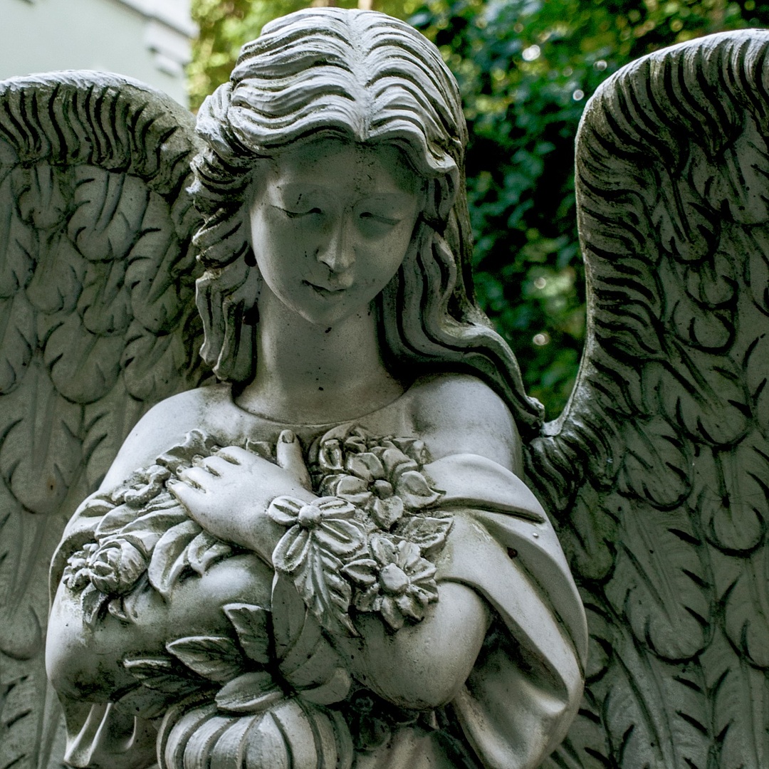 Экскурсия «Смоленское кладбище. История старинного некрополя» со скидкой 54%