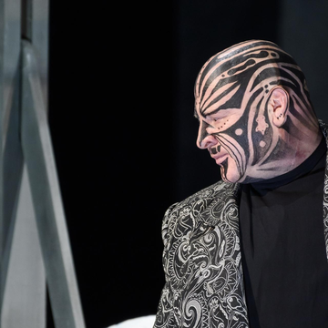 Спектакль «Отелло» с Тихоном Жизневским в Александринском театре