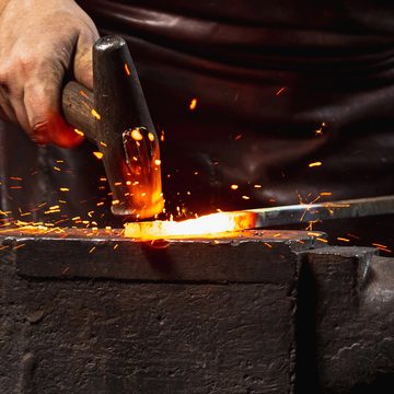 Индивидуальный мастер-класс «Один на один с кузнецом» со скидкой 30%