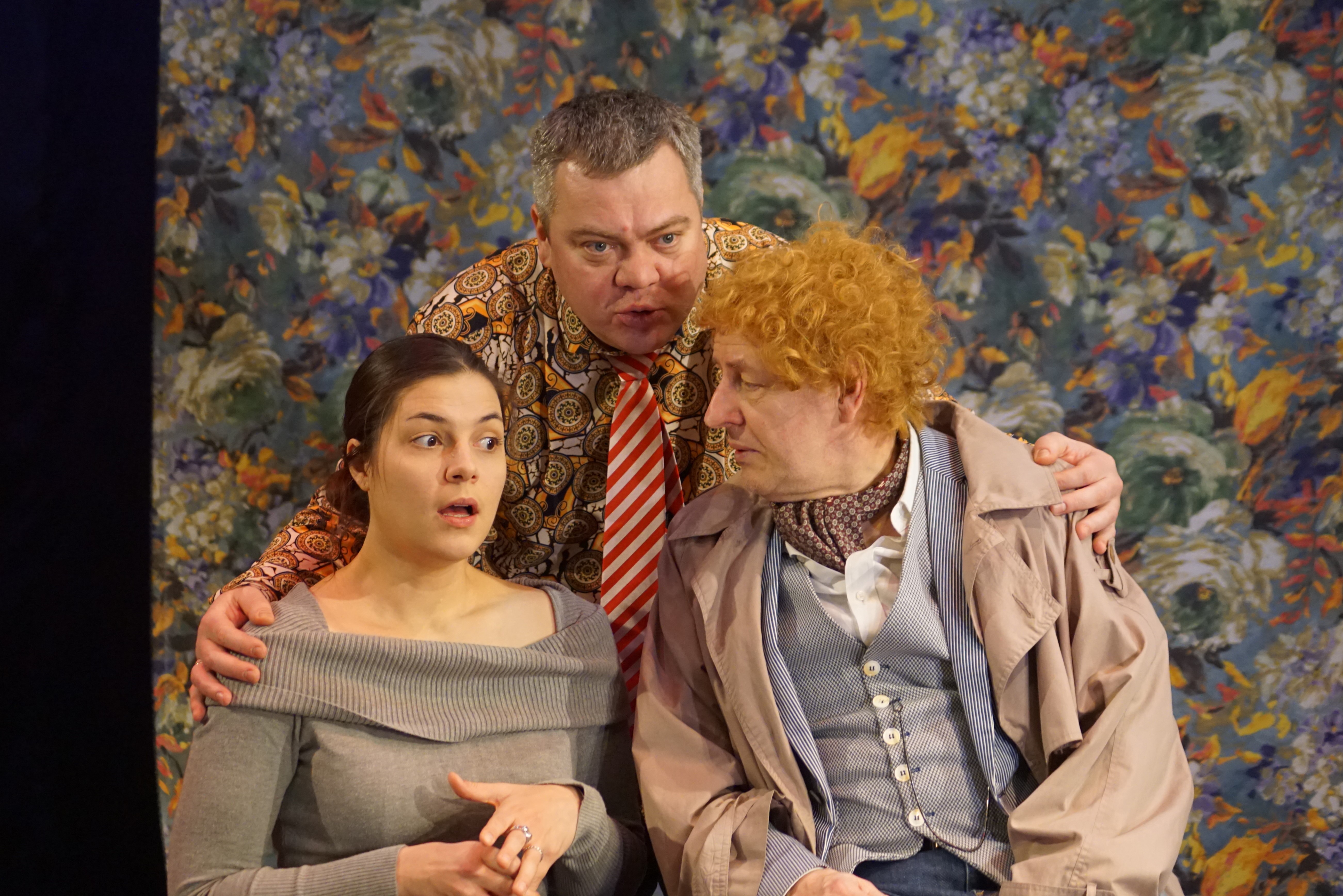 Комедия «Дом, где всё кувырком»