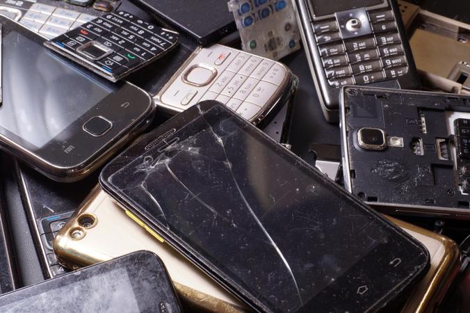 Ты не бойся ночи я рядом песня: кто поет, смысл и спор в сети