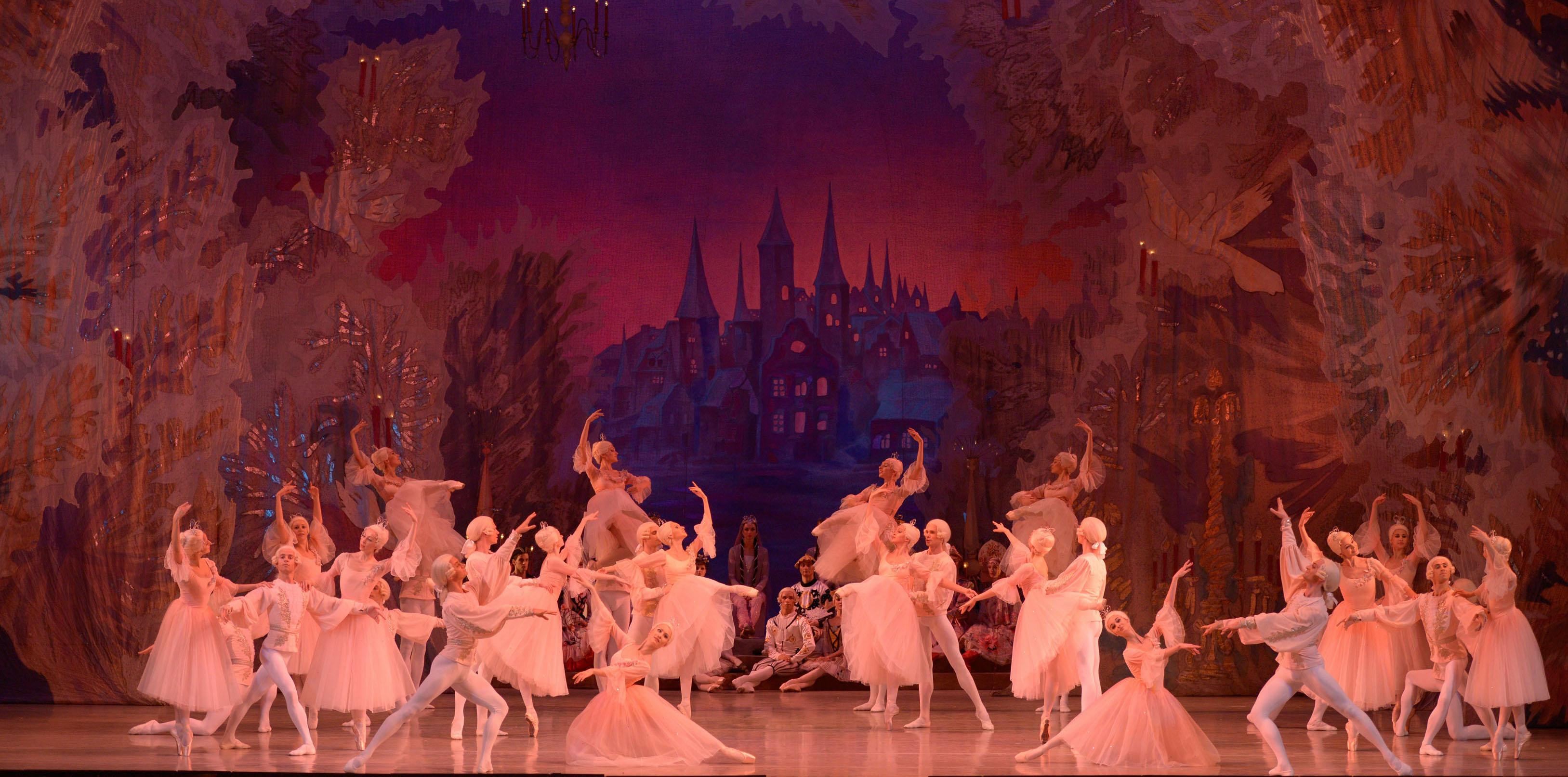 Билеты на «Щелкунчик» в театрах Москвы и Петербурга в 2025
