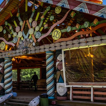 Однодневный тур «Сказочная деревня Мандроги» со скидкой 54%